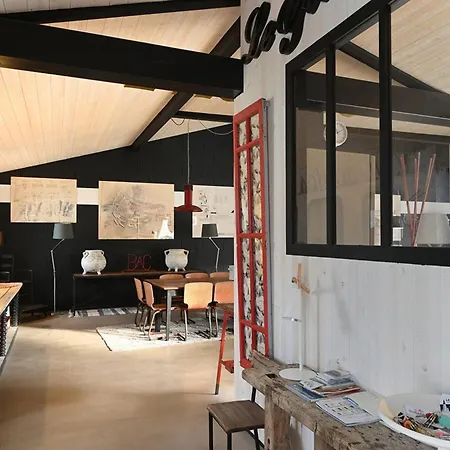 Дом отдыха Maison Spacieuse Ile De Re Avec Piscine Et Parking Prive - Fr-1-434-118 *