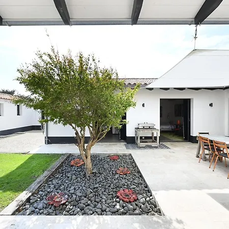 Maison Spacieuse Ile De Re Avec Piscine Et Parking Prive - Fr-1-434-118